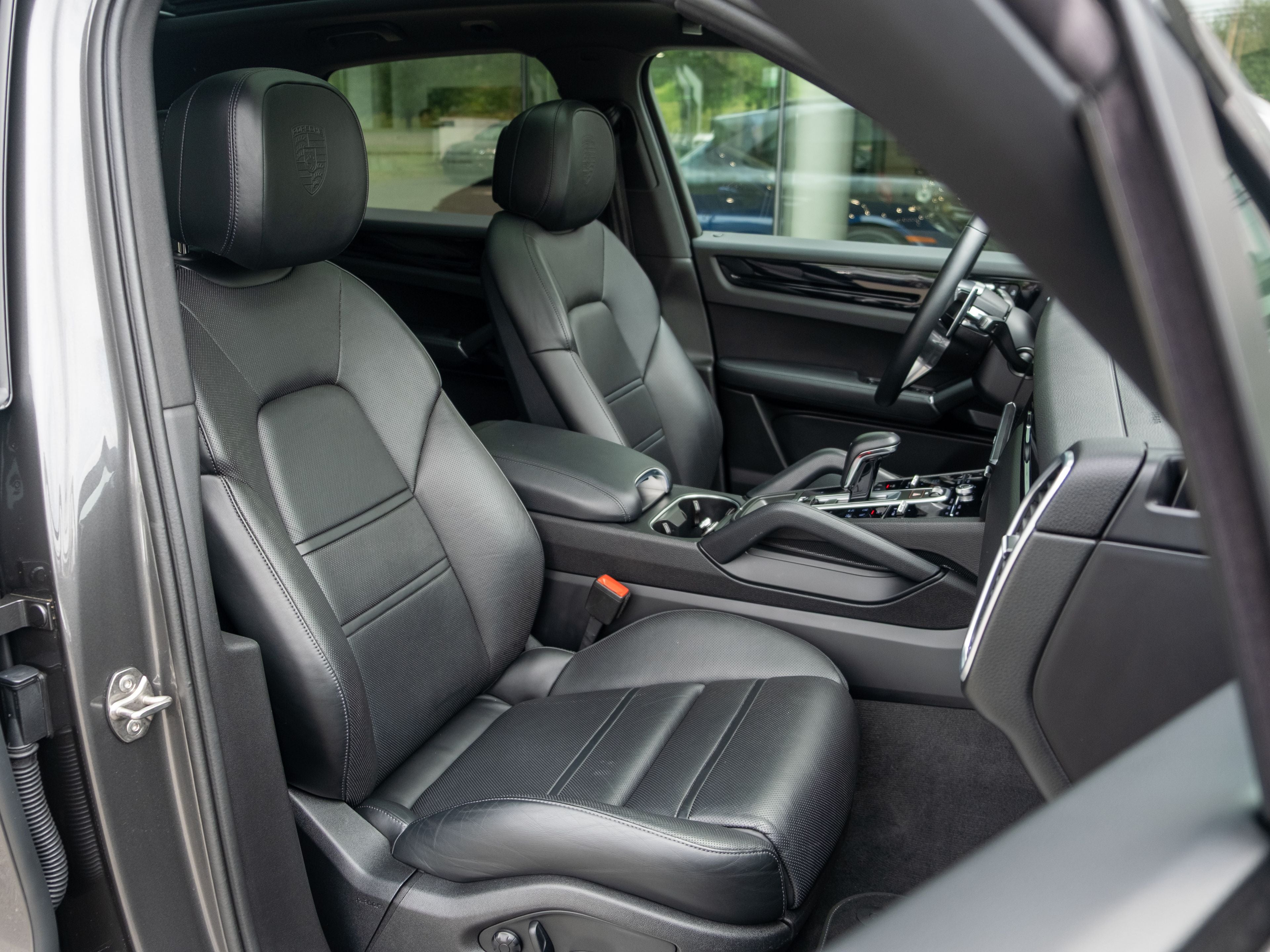 2023 Porsche Cayenne Base