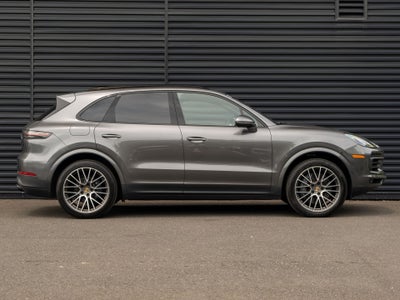 2023 Porsche Cayenne Base
