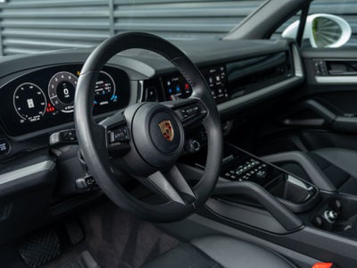 2024 Porsche Cayenne Base