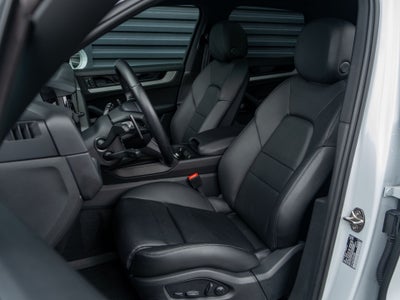 2024 Porsche Cayenne Base
