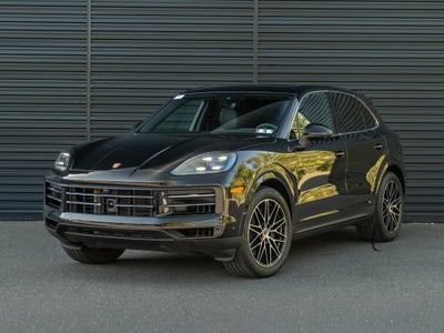 2025 Porsche Cayenne Base