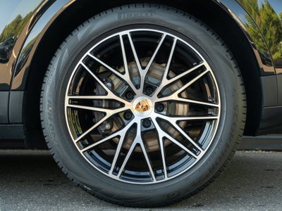 2025 Porsche Cayenne Base