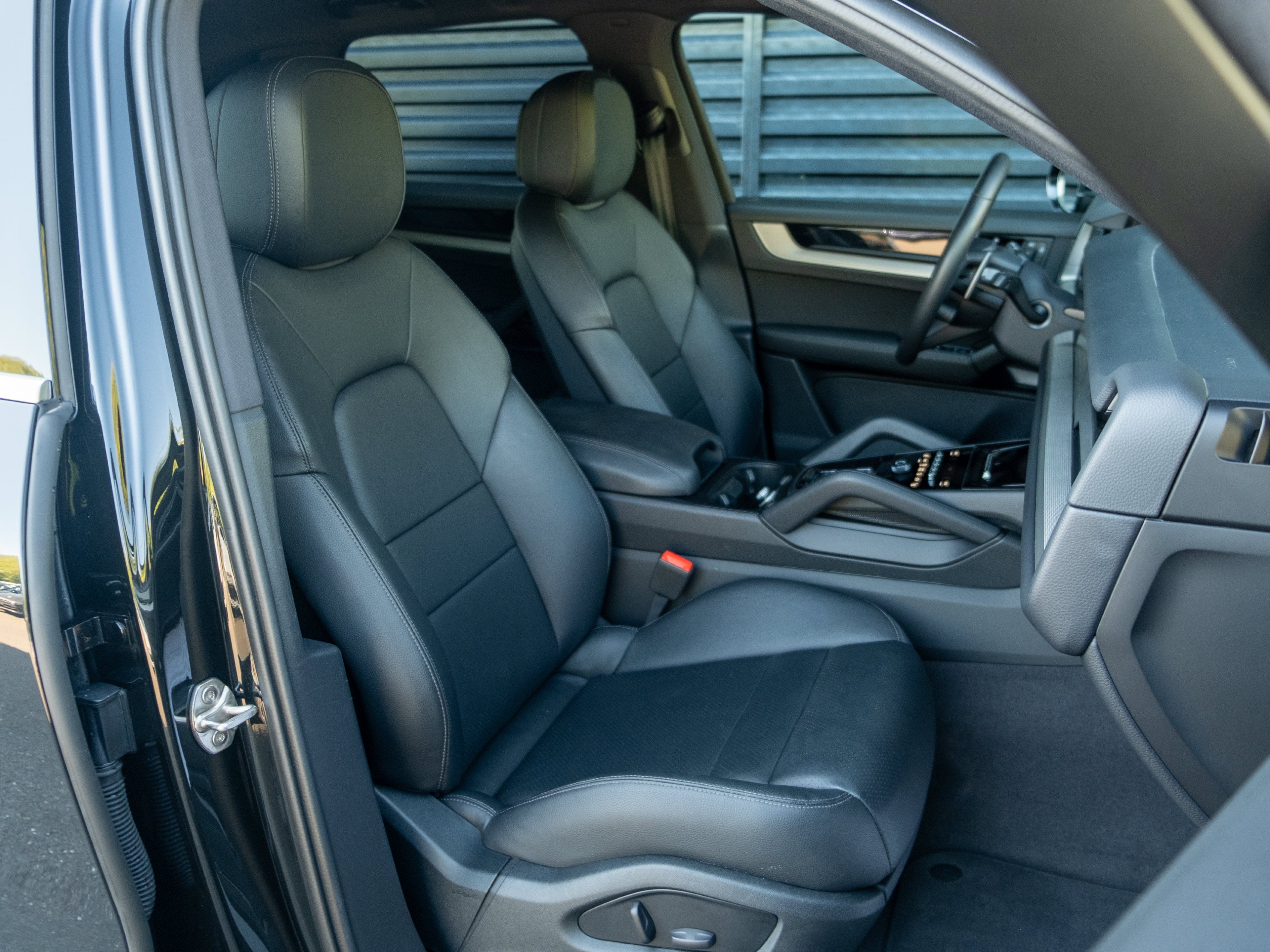 2025 Porsche Cayenne Base