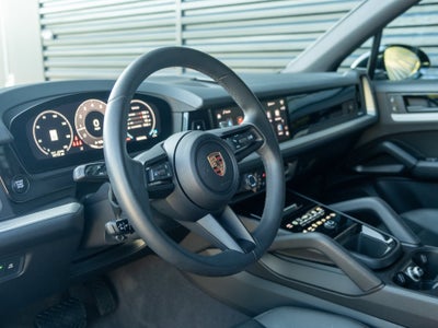 2025 Porsche Cayenne Base