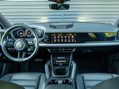 2025 Porsche Cayenne Base