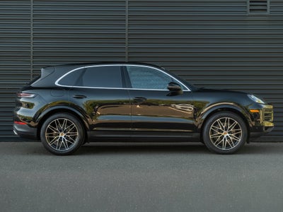 2025 Porsche Cayenne Base