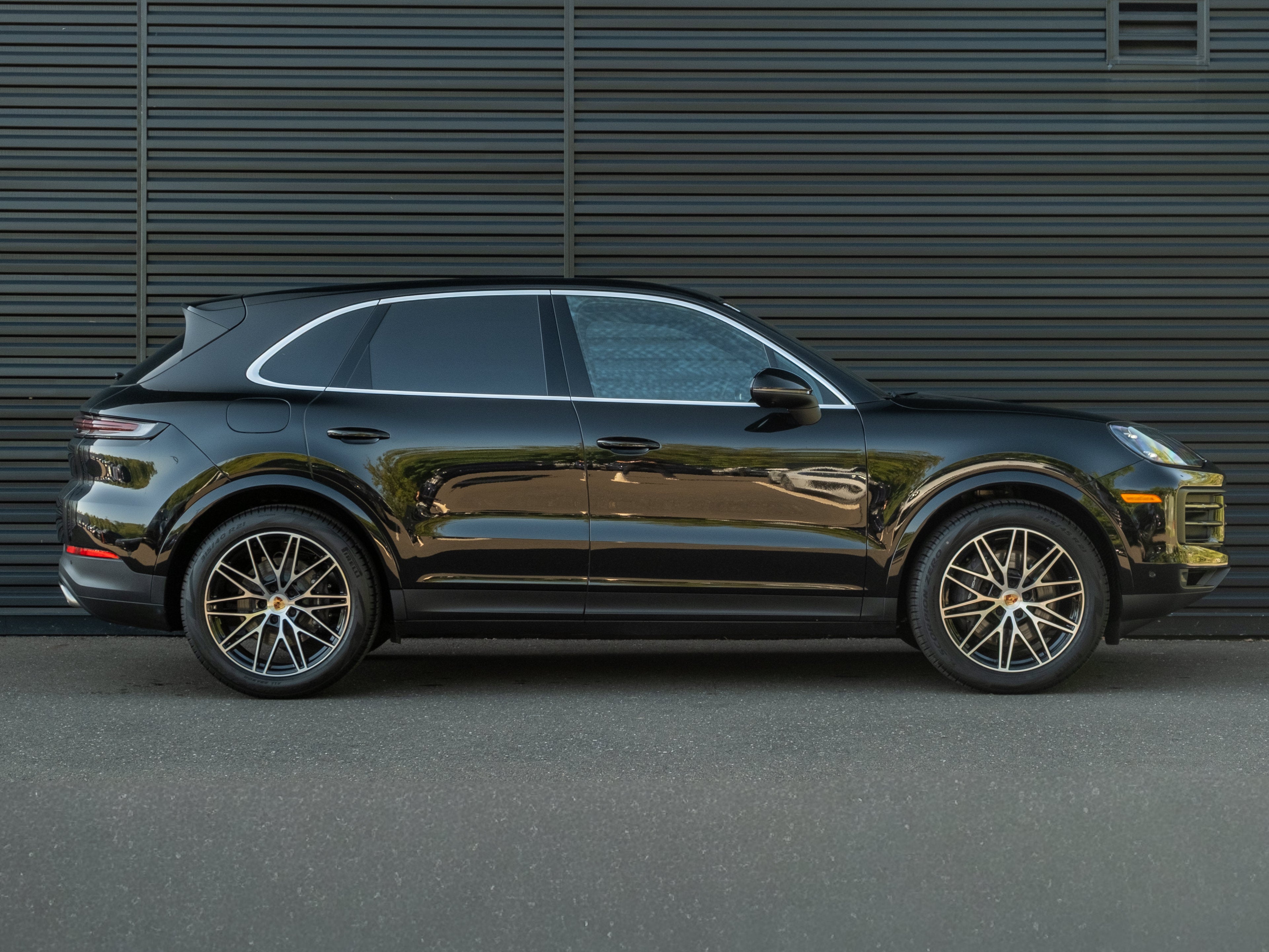 2025 Porsche Cayenne Base