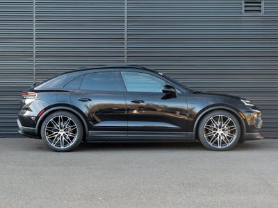 2026 Porsche Macan Electric 4