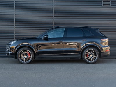2022 Porsche Cayenne S Platinum Edition