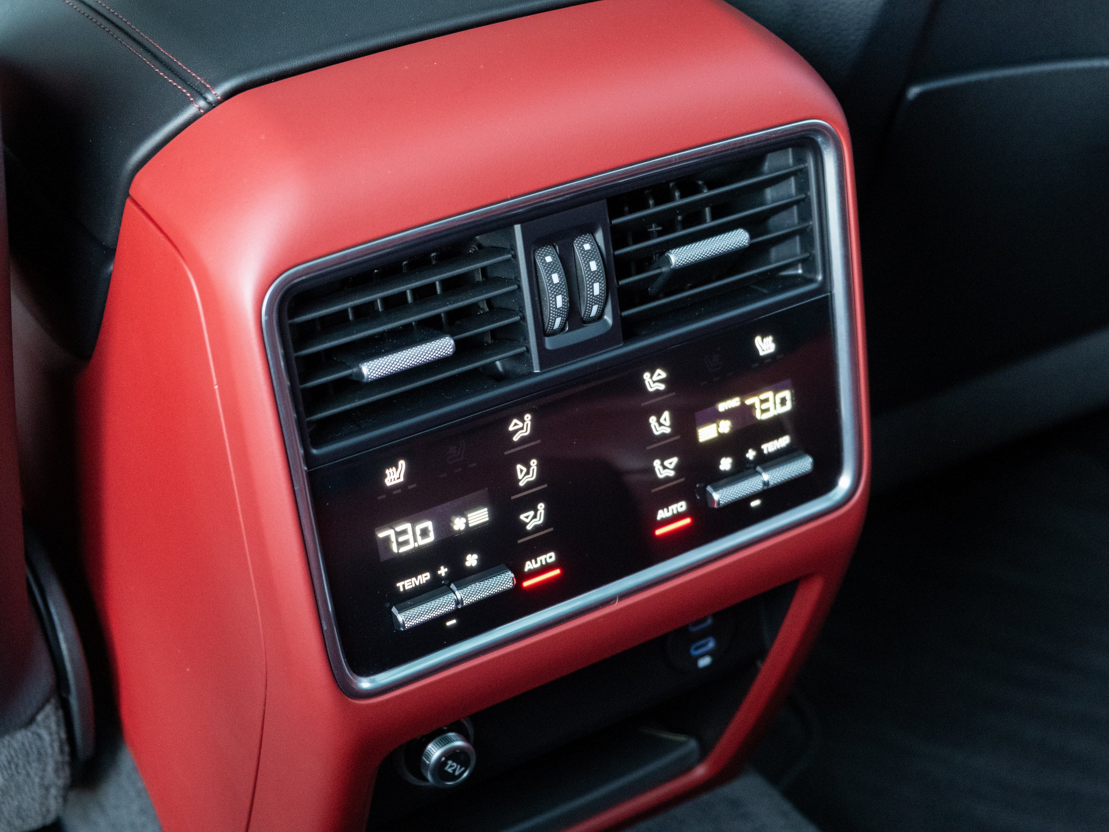 2022 Porsche Cayenne S Platinum Edition