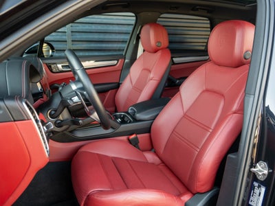 2022 Porsche Cayenne S Platinum Edition