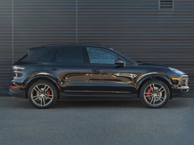 2022 Porsche Cayenne S Platinum Edition