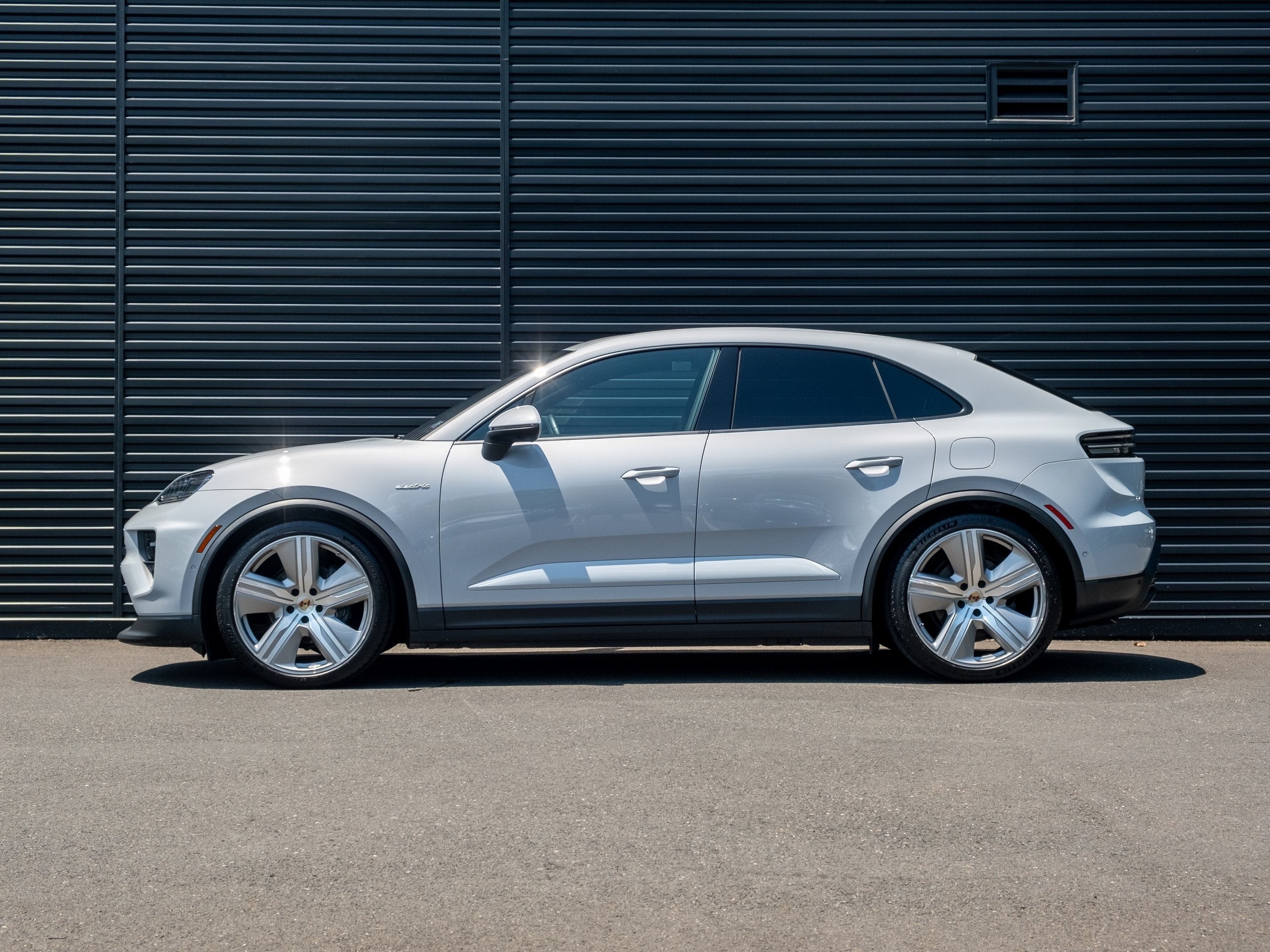 2025 Porsche Macan Electric EV