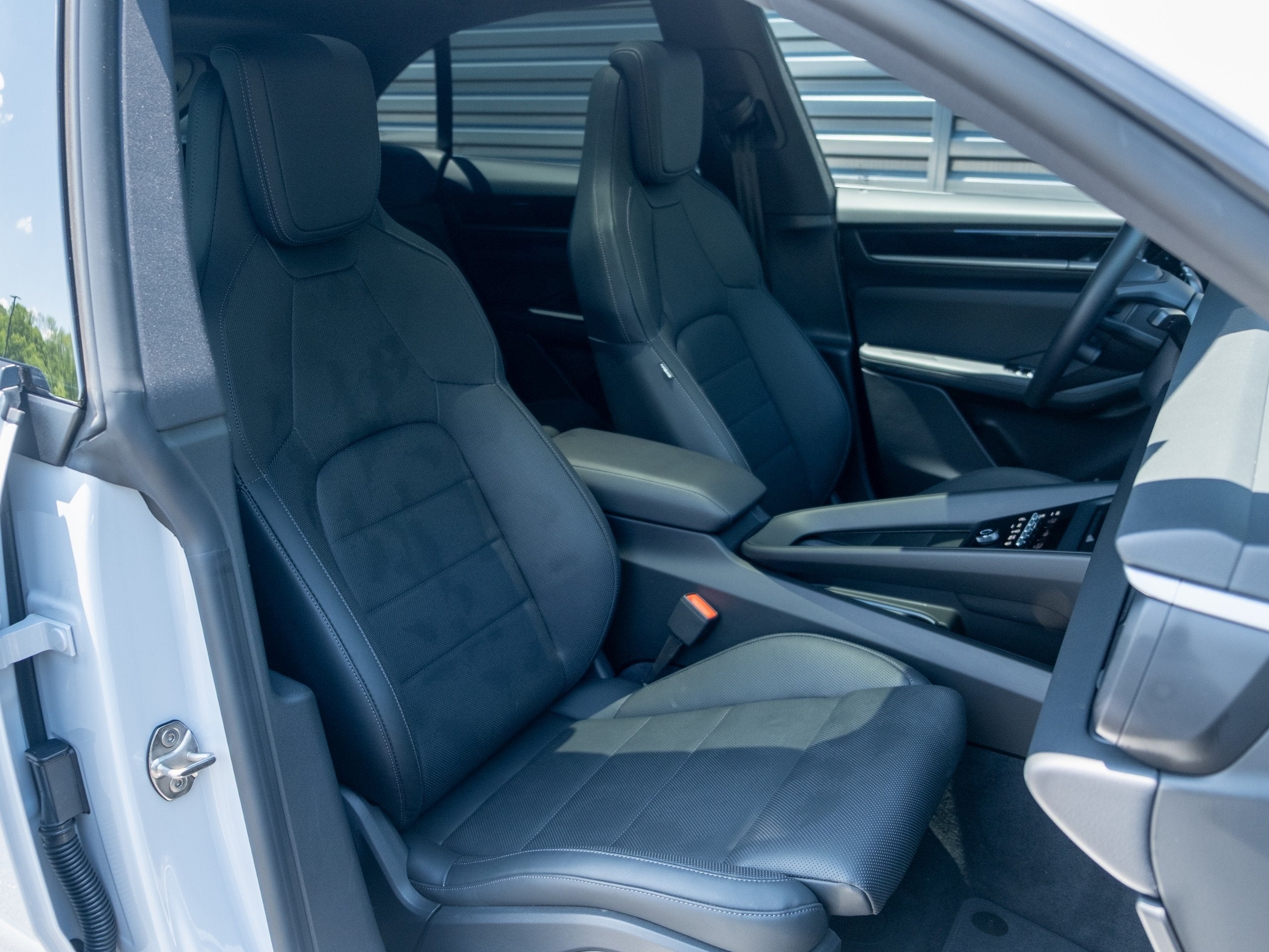 2025 Porsche Macan Electric EV