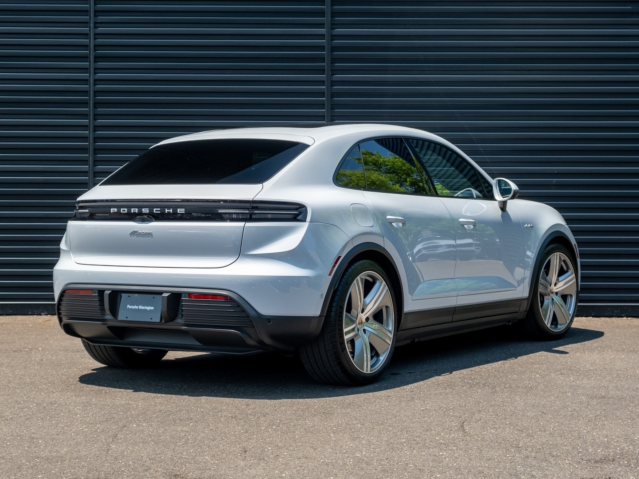 2025 Porsche Macan Electric EV