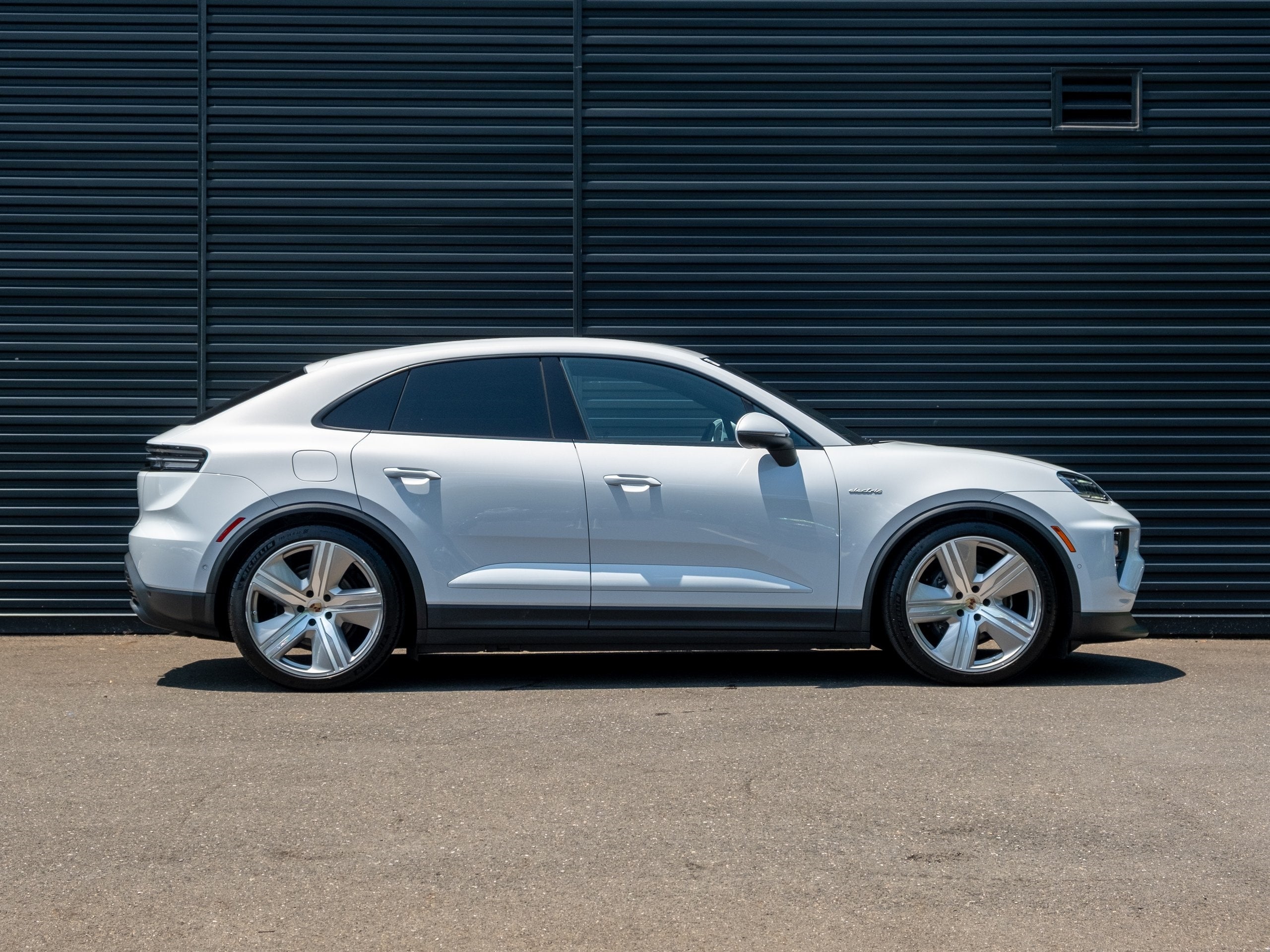 2025 Porsche Macan Electric EV