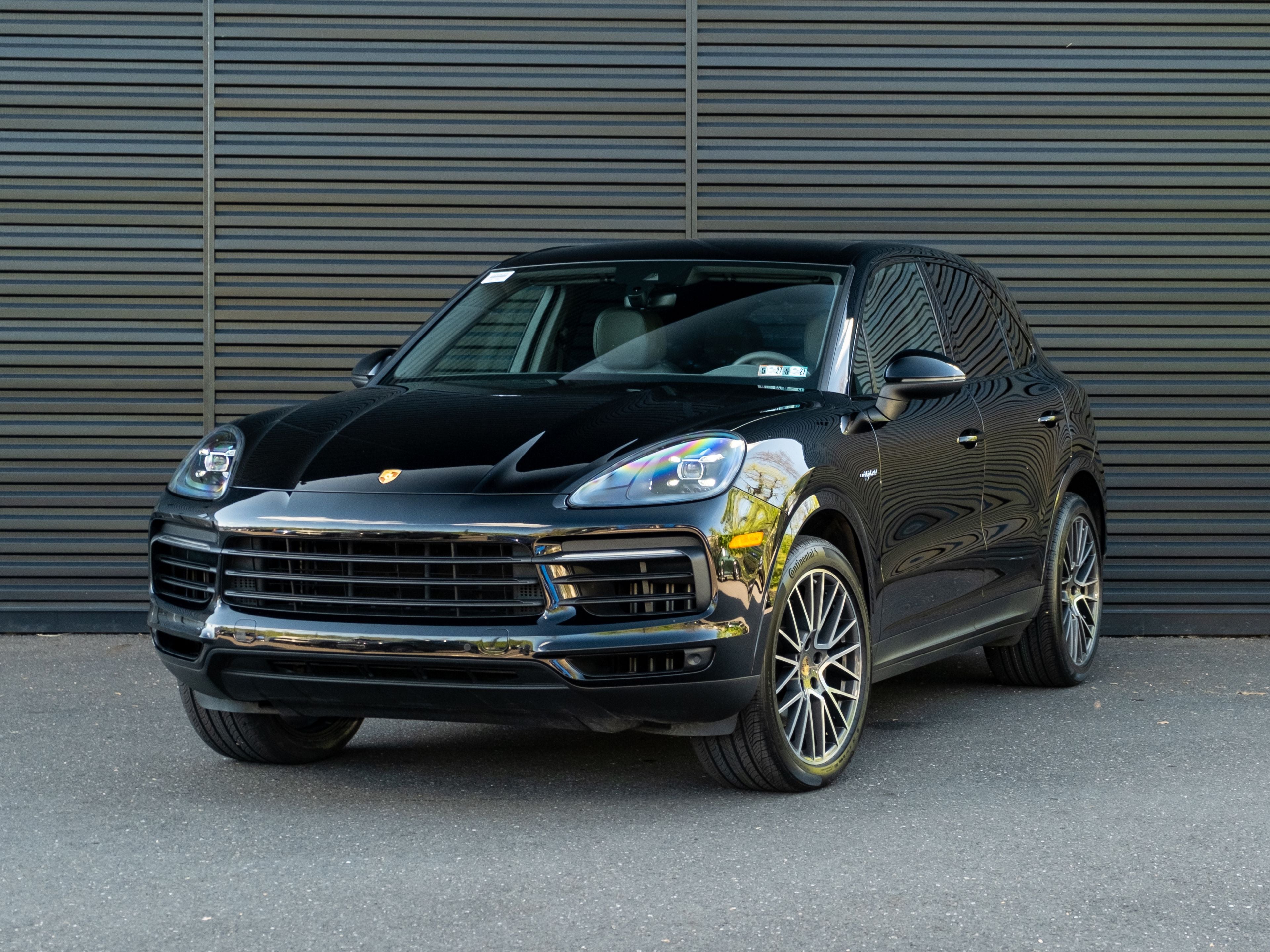 2022 Porsche Cayenne E-Hybrid Base