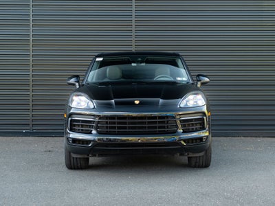 2022 Porsche Cayenne E-Hybrid Base