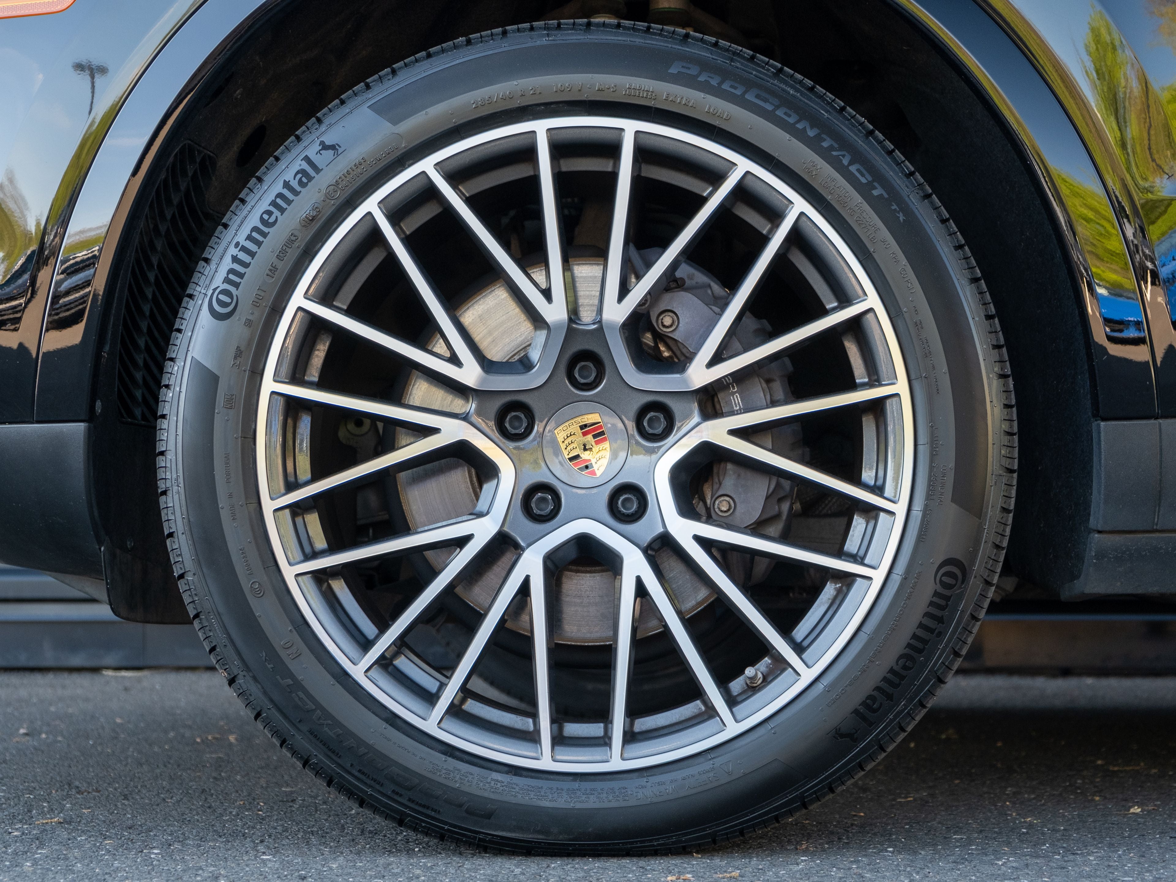 2022 Porsche Cayenne E-Hybrid Base