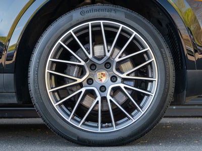 2022 Porsche Cayenne E-Hybrid Base