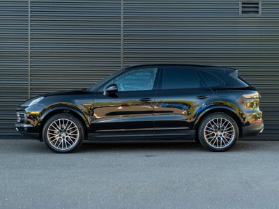 2022 Porsche Cayenne E-Hybrid Base