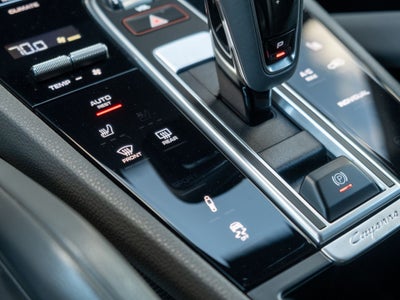 2022 Porsche Cayenne E-Hybrid Base