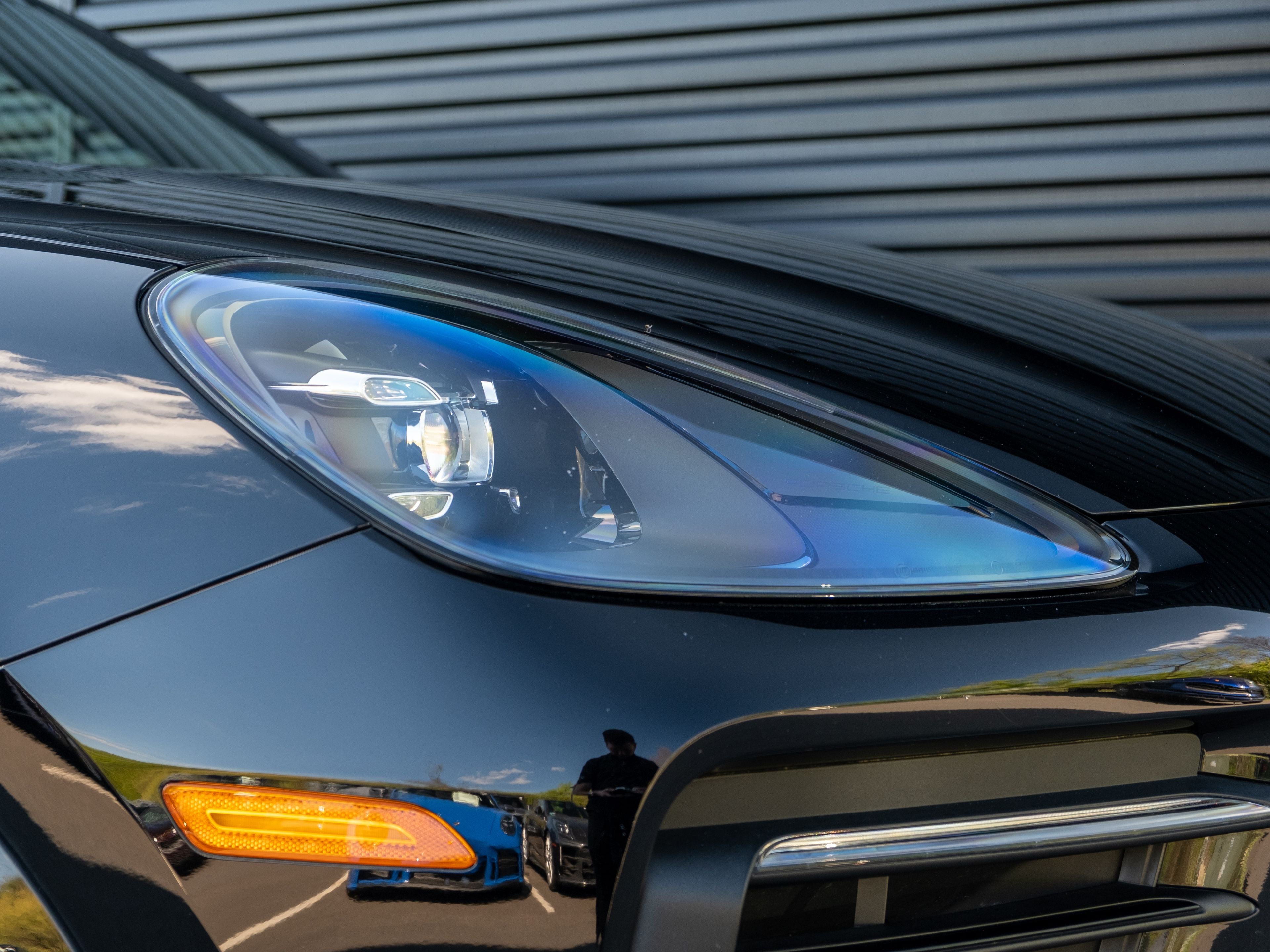 2022 Porsche Cayenne E-Hybrid Base