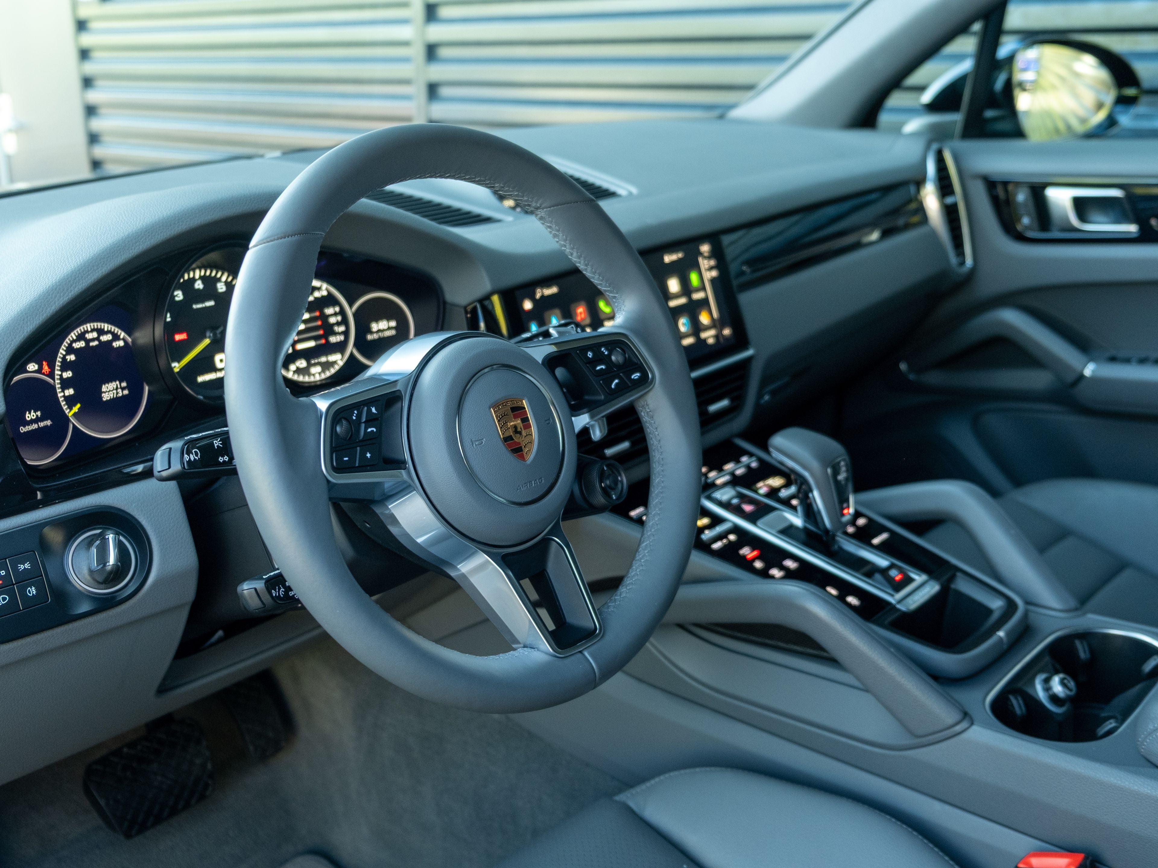 2022 Porsche Cayenne E-Hybrid Base