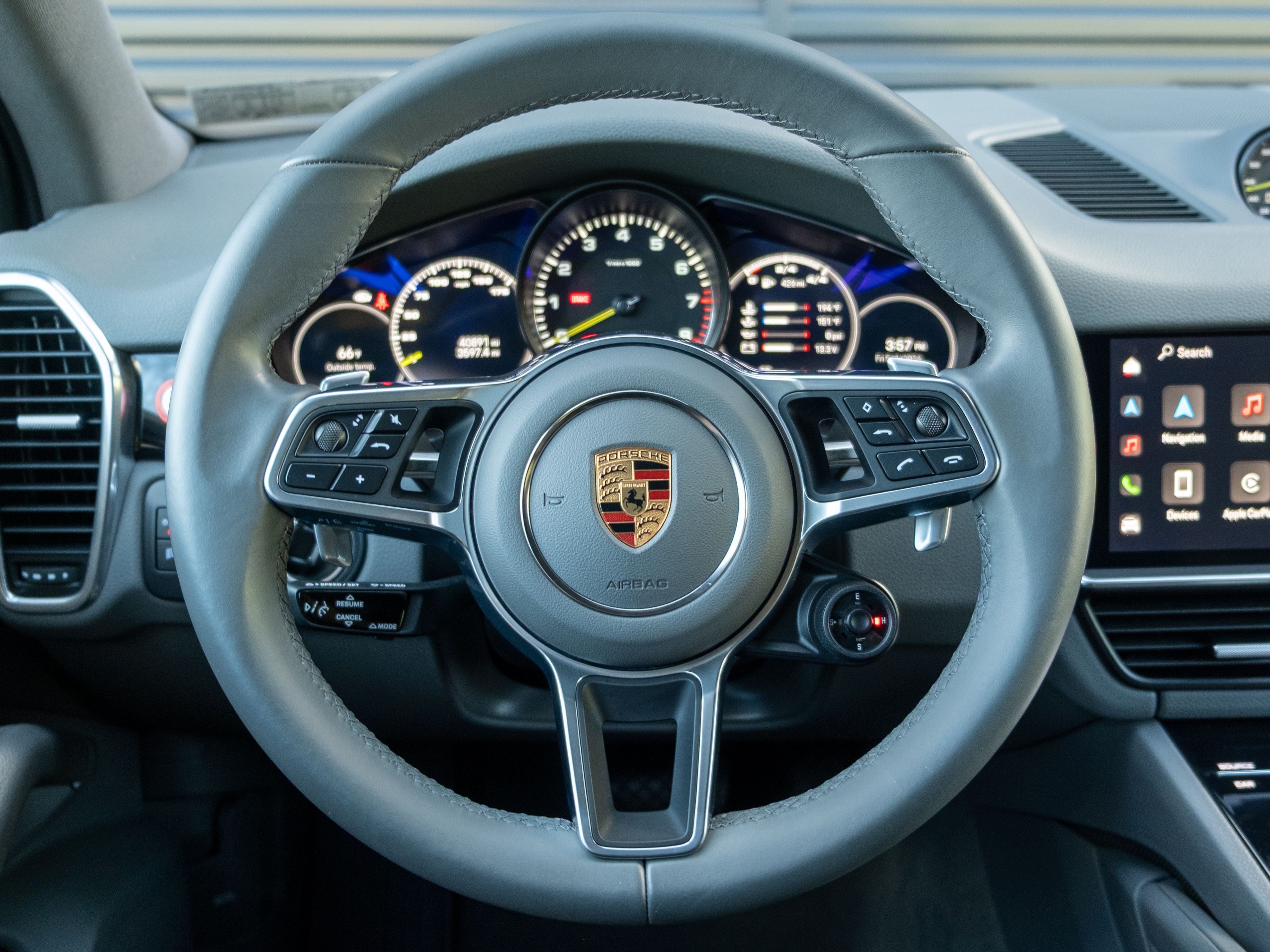 2022 Porsche Cayenne E-Hybrid Base