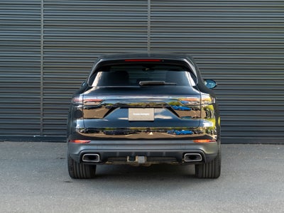 2022 Porsche Cayenne E-Hybrid Base
