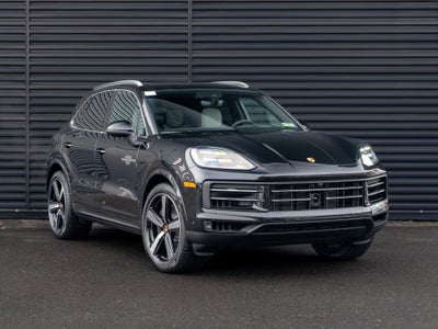 2026 Porsche Cayenne E-Hybrid Base