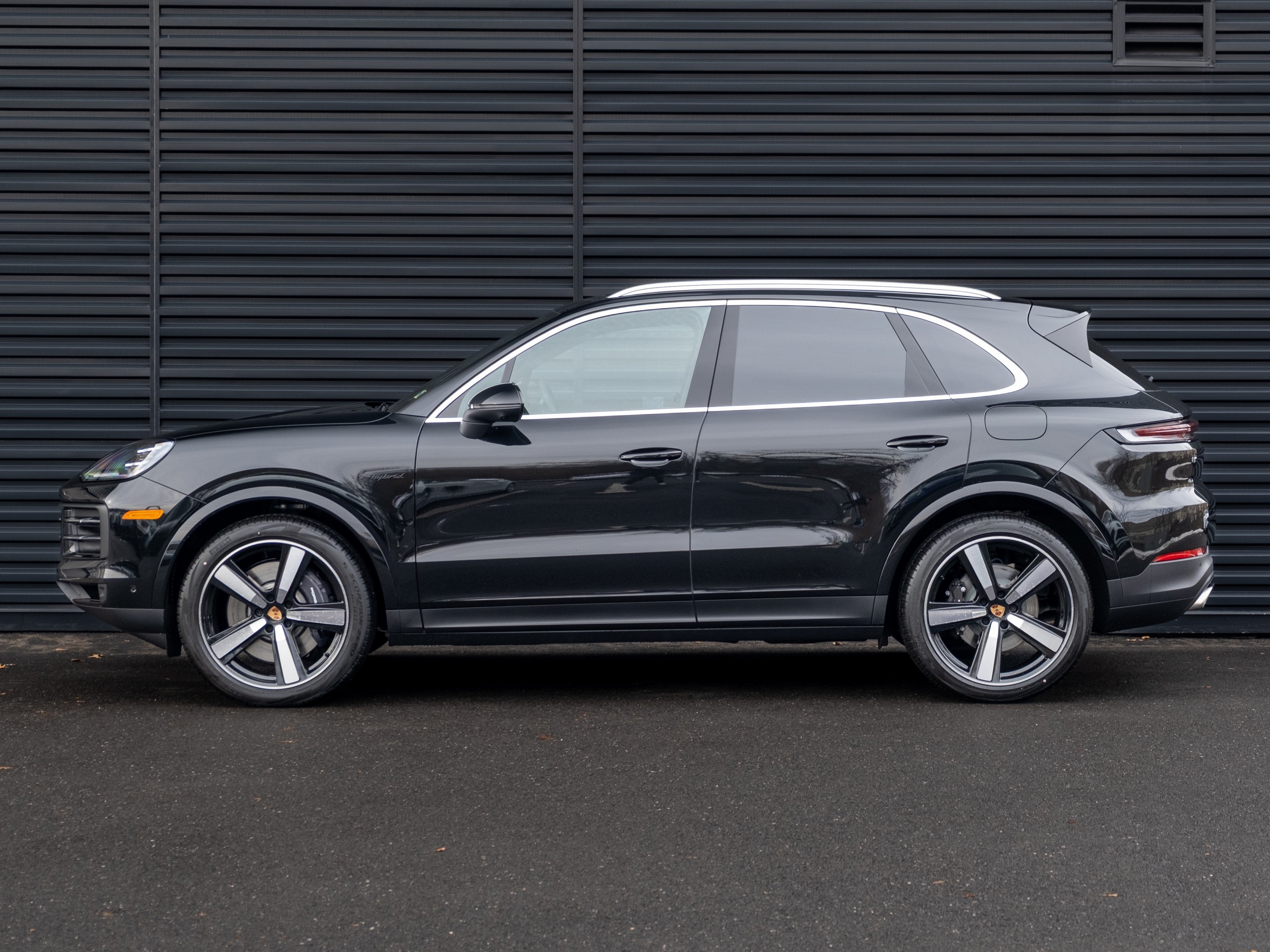 2026 Porsche Cayenne E-Hybrid Base