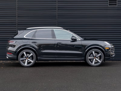 2026 Porsche Cayenne E-Hybrid Base