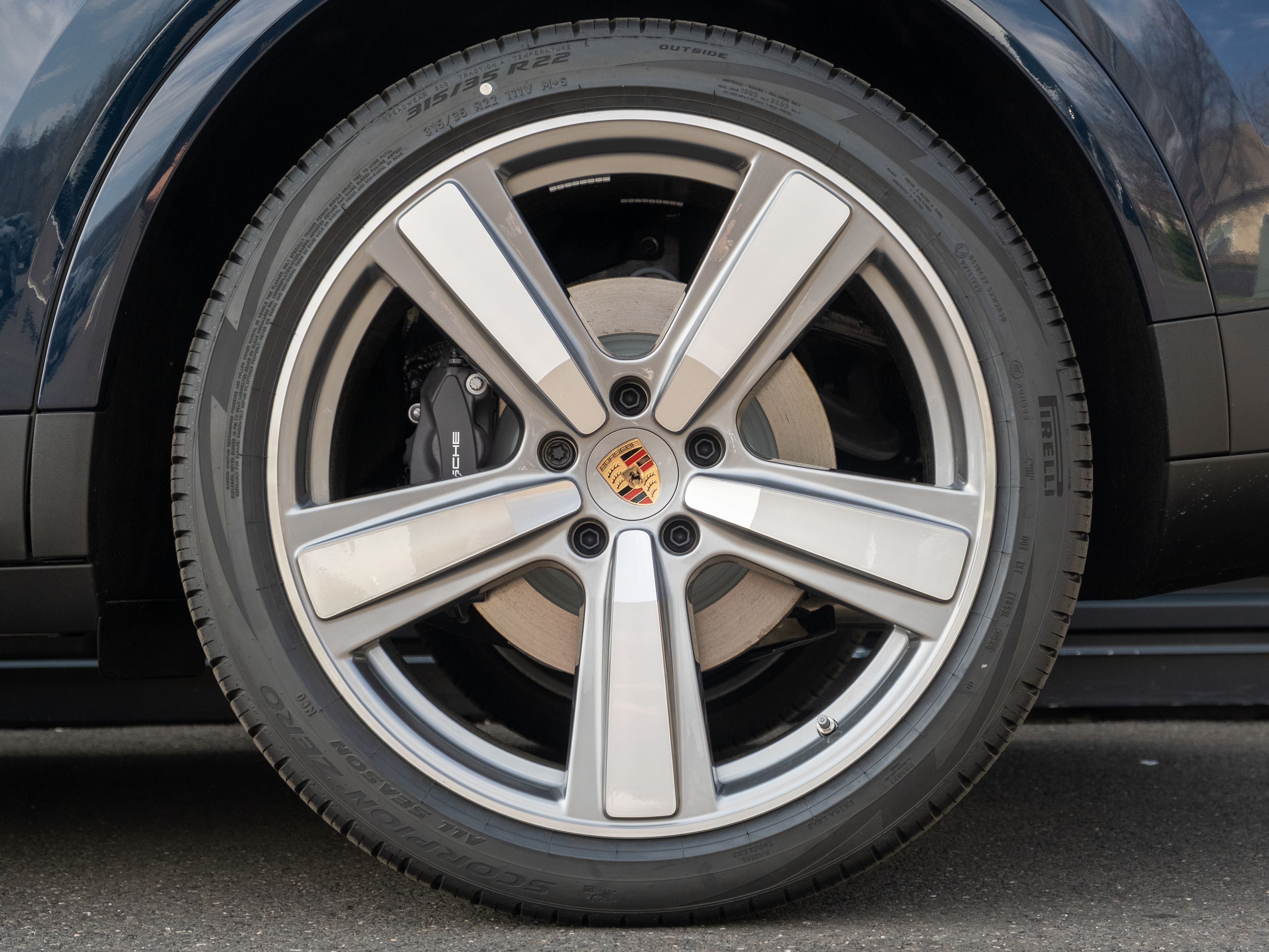 2026 Porsche Cayenne E-Hybrid Base