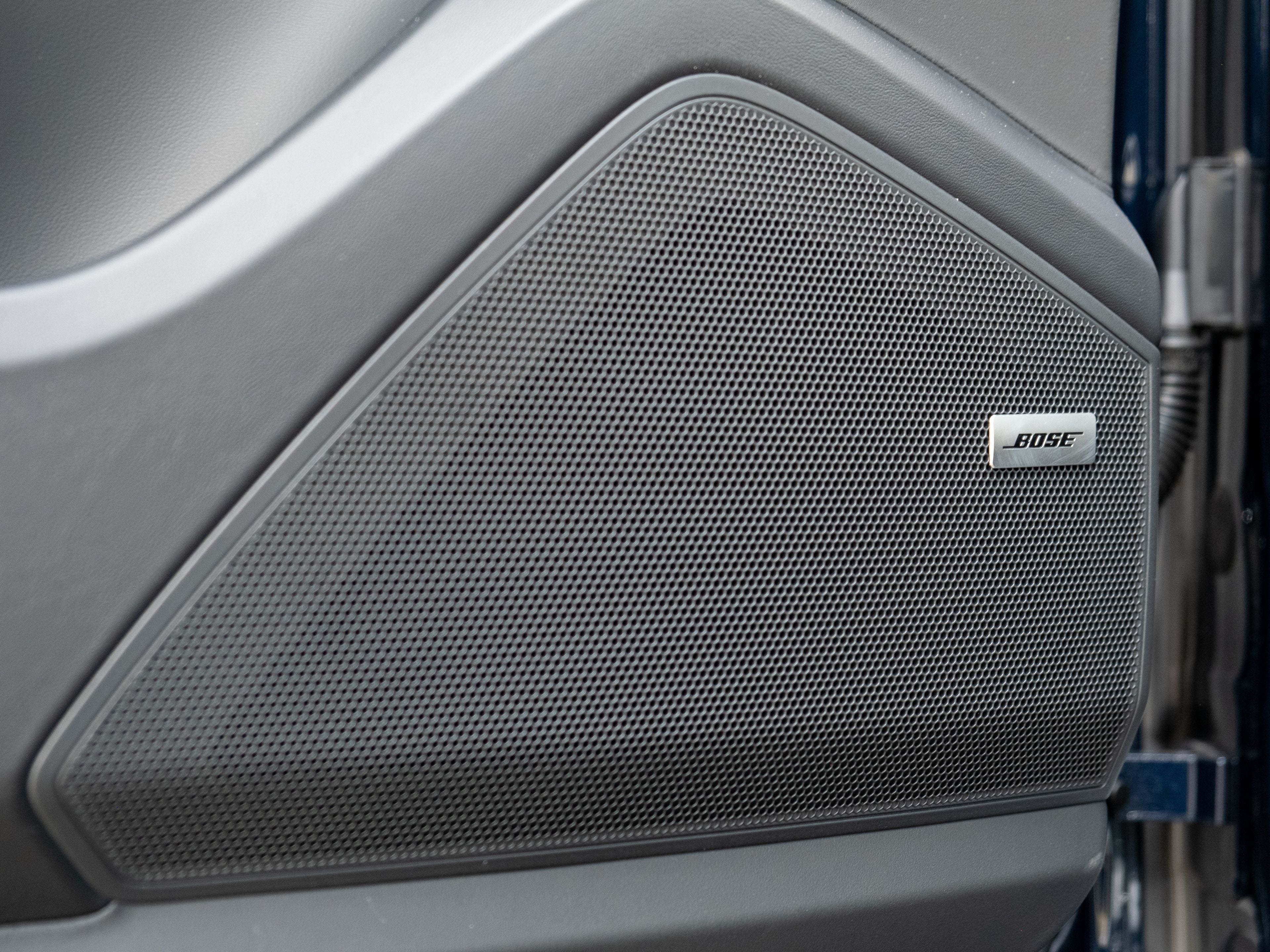 2026 Porsche Cayenne E-Hybrid Base