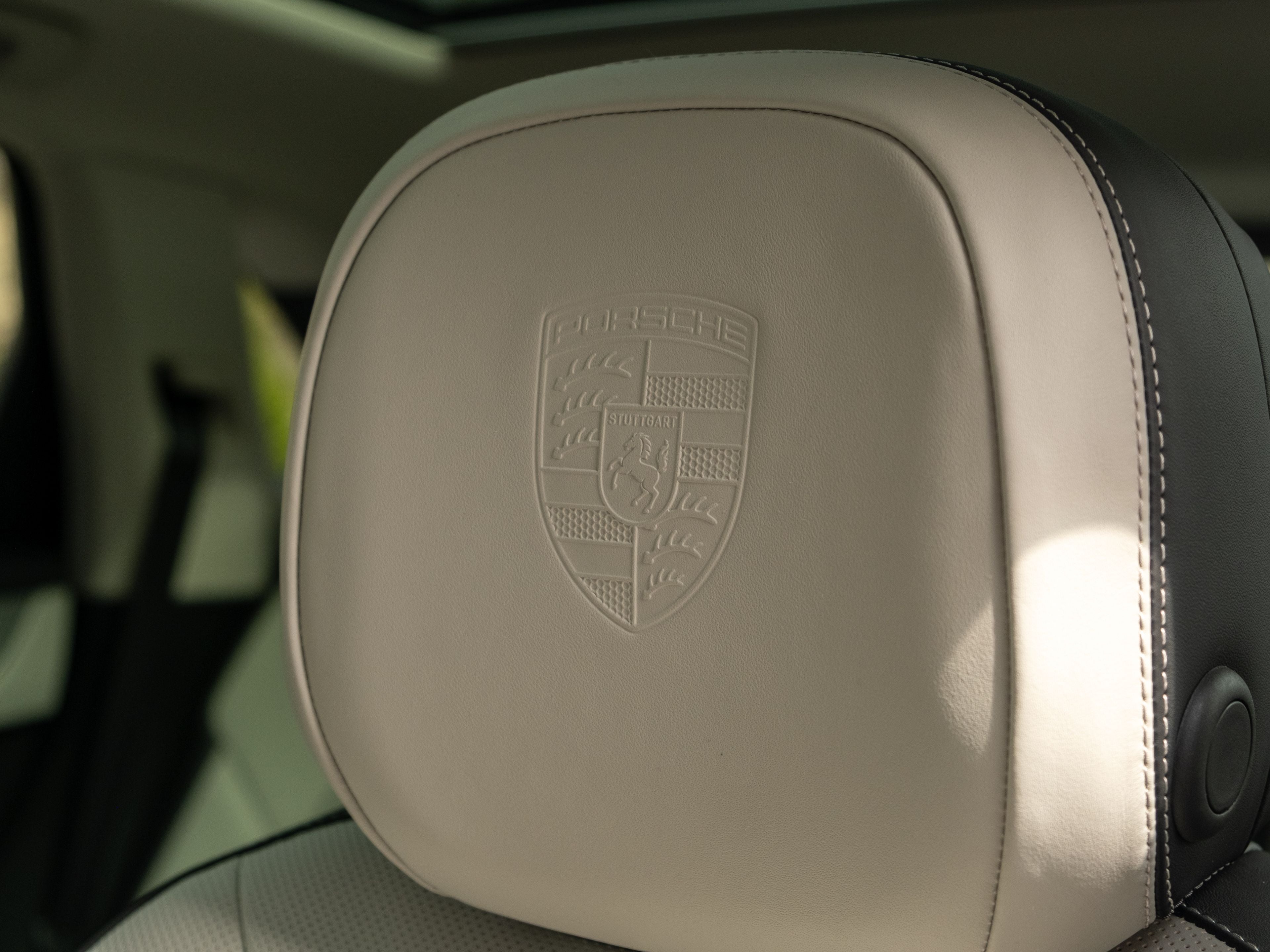 2026 Porsche Cayenne E-Hybrid Base