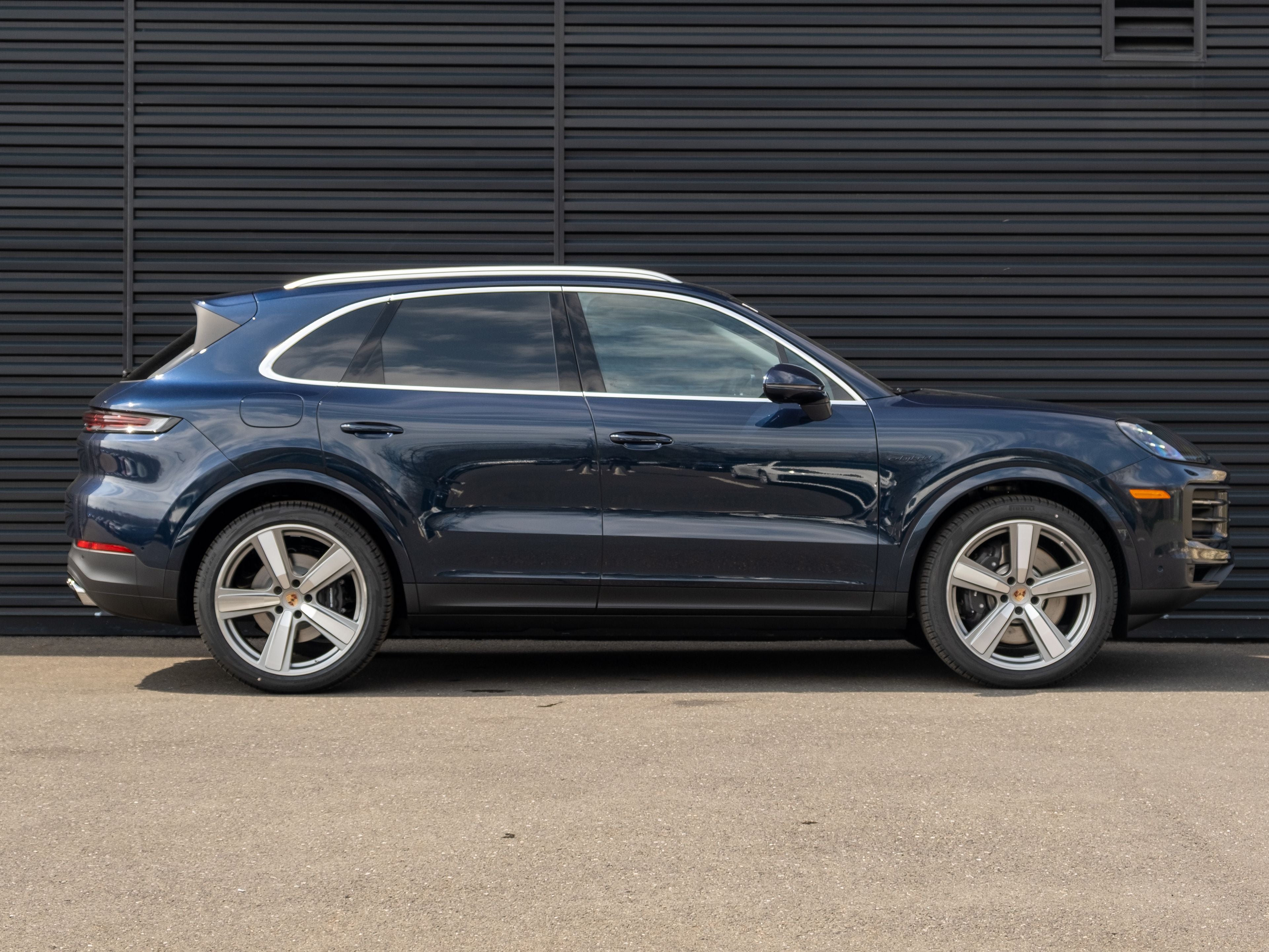 2026 Porsche Cayenne E-Hybrid Base