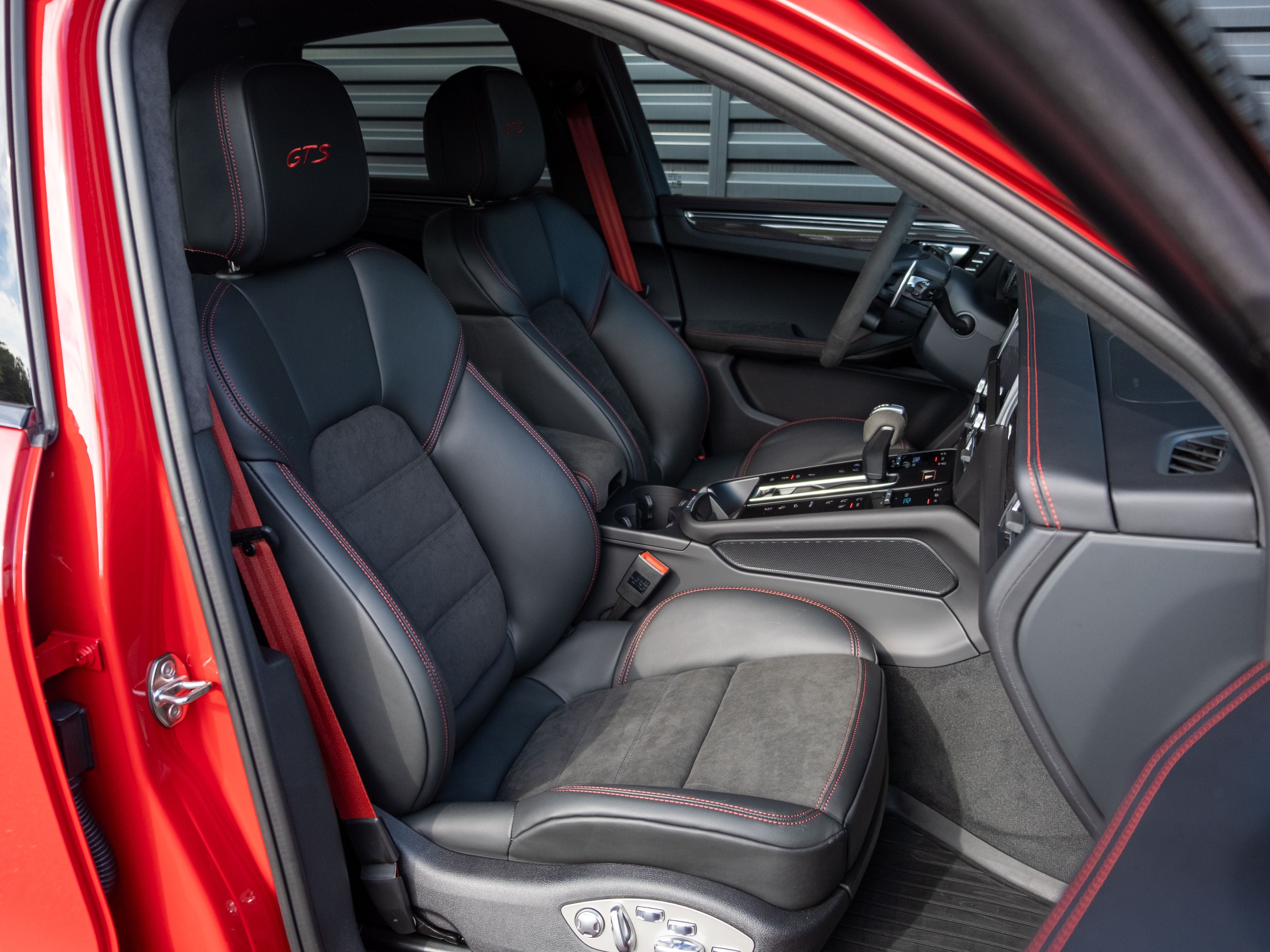 2026 Porsche Macan GTS