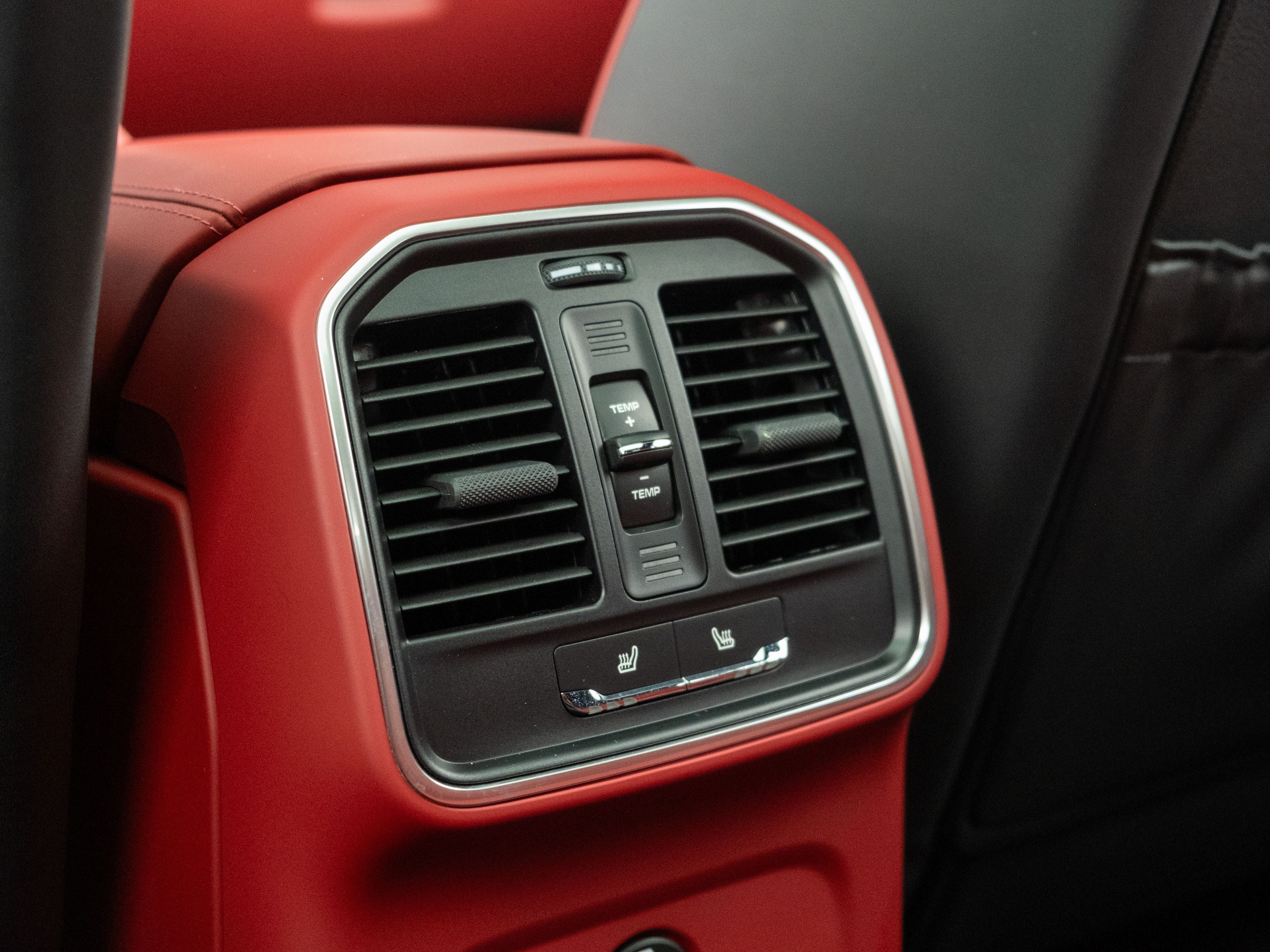 2024 Porsche Macan S