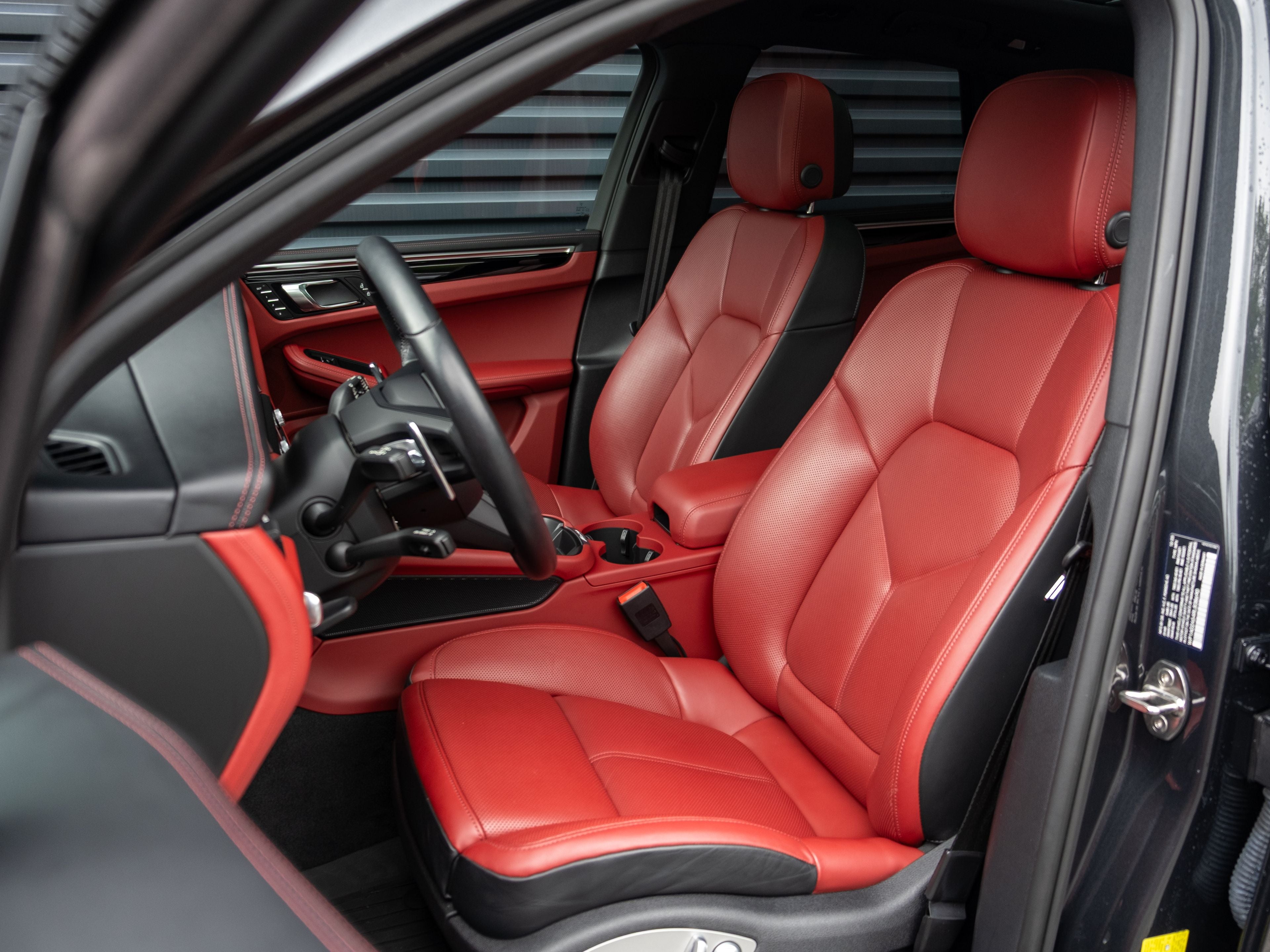 2024 Porsche Macan S