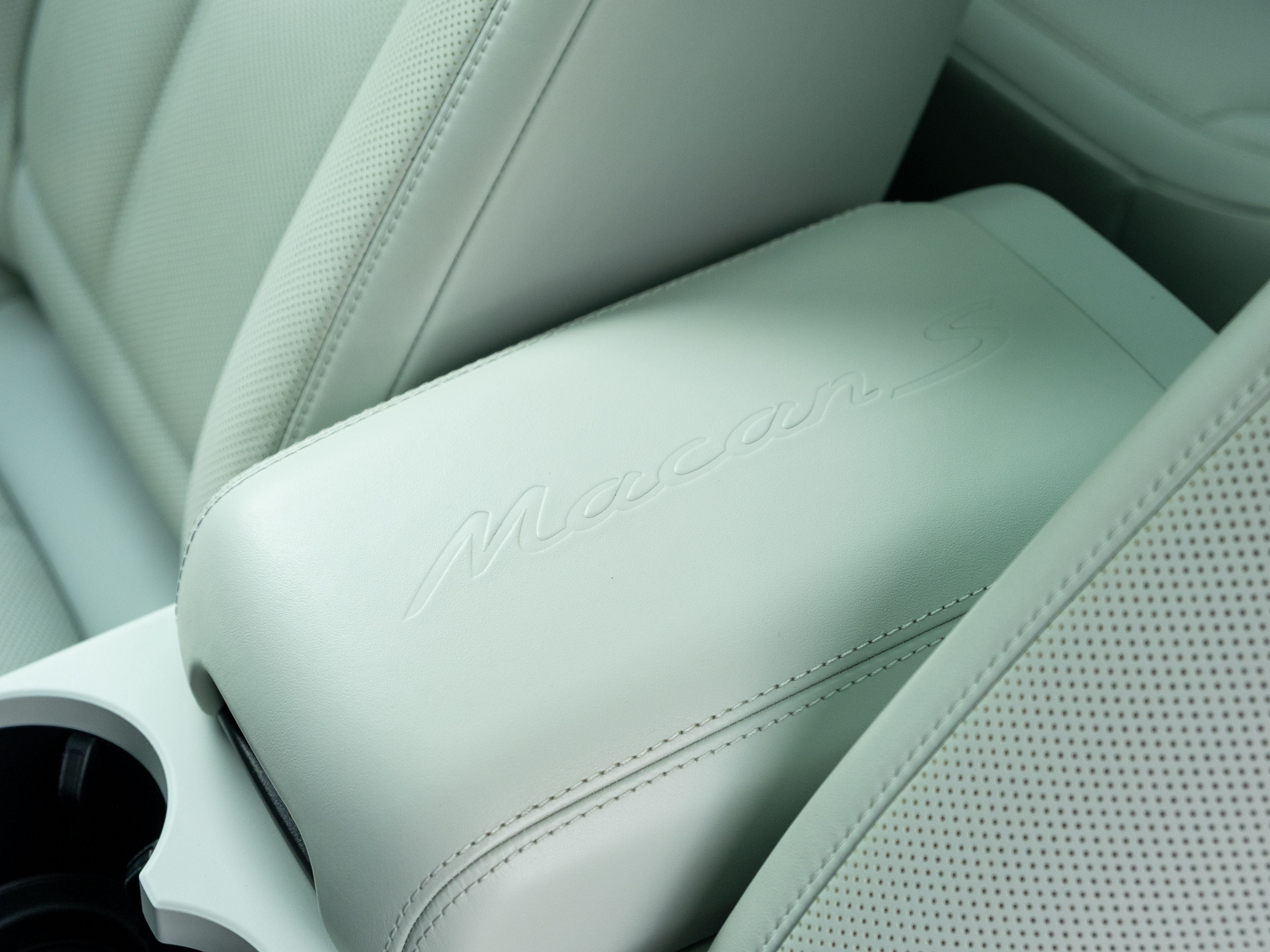 2022 Porsche Macan S
