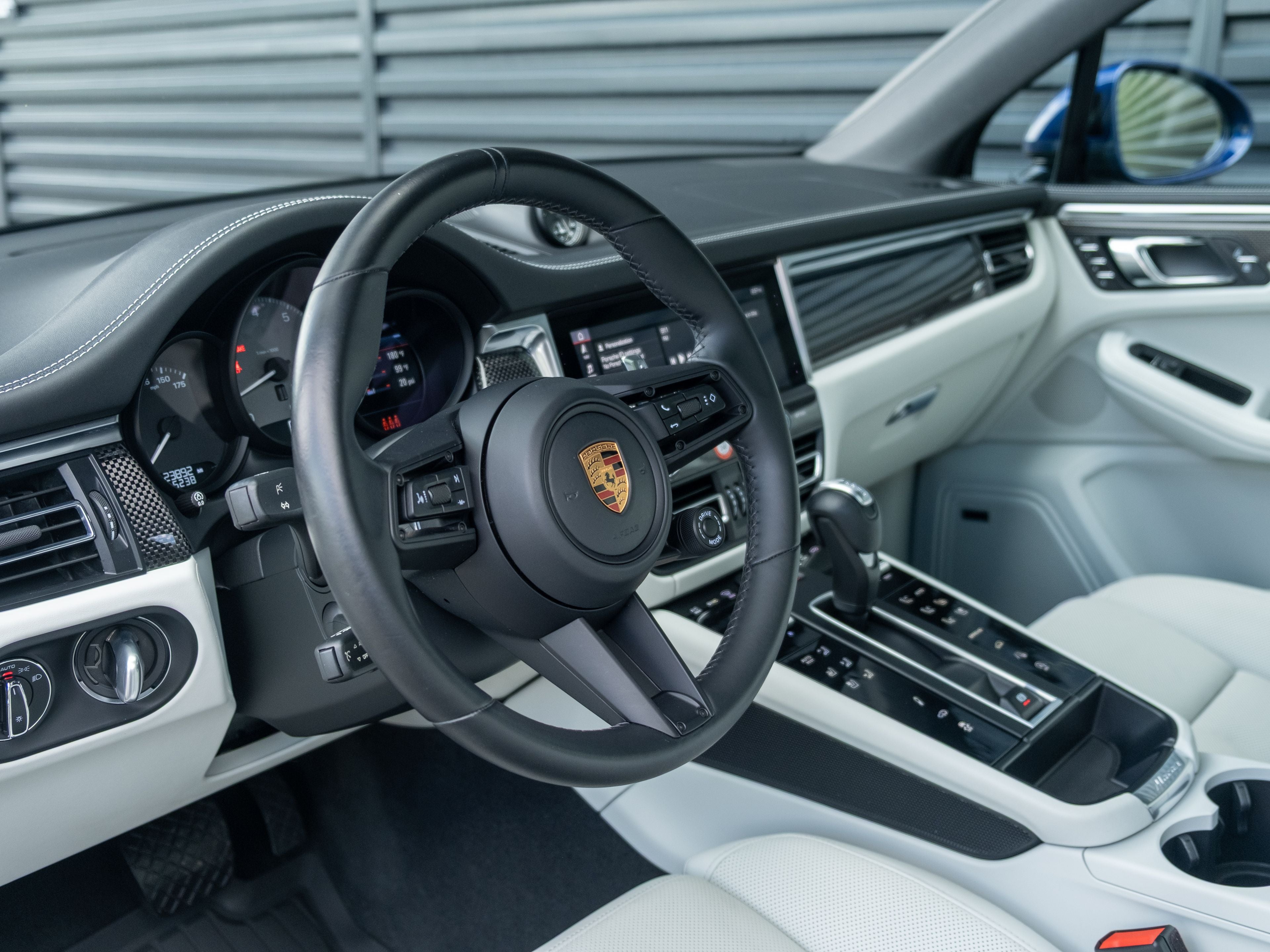 2022 Porsche Macan S