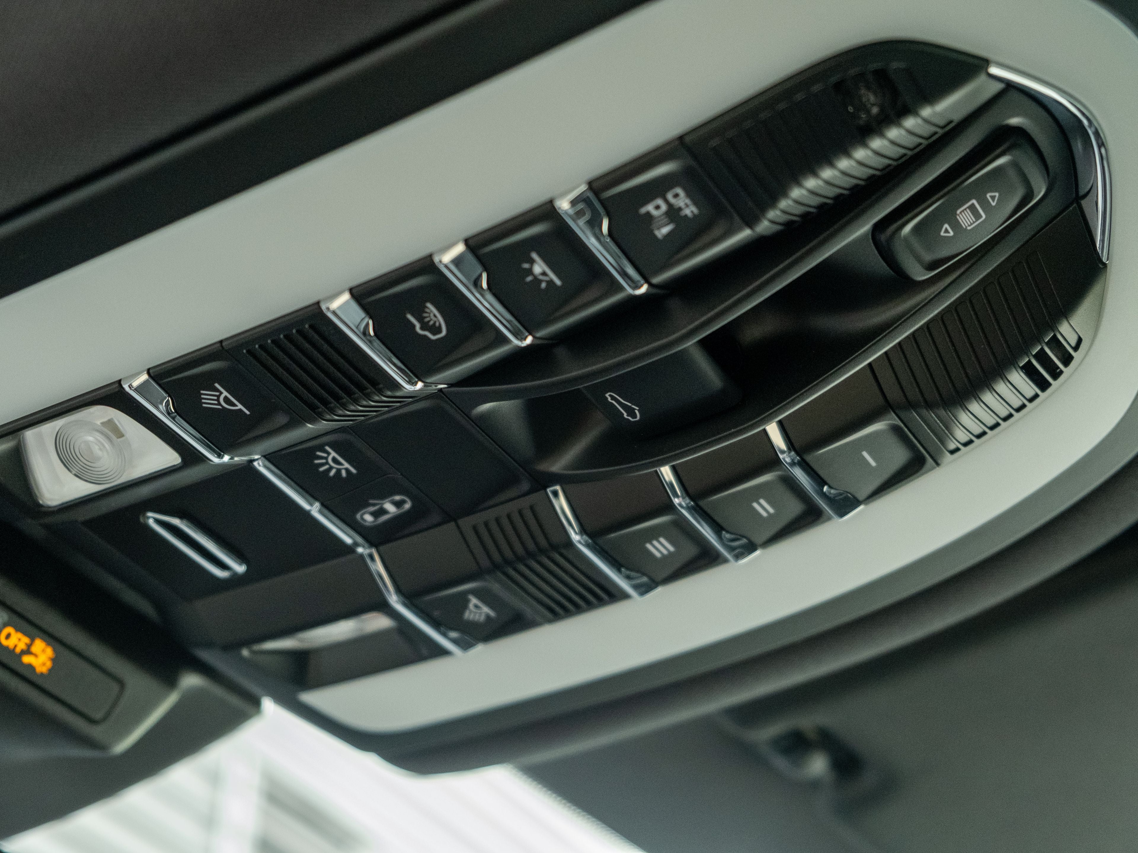 2025 Porsche Macan S