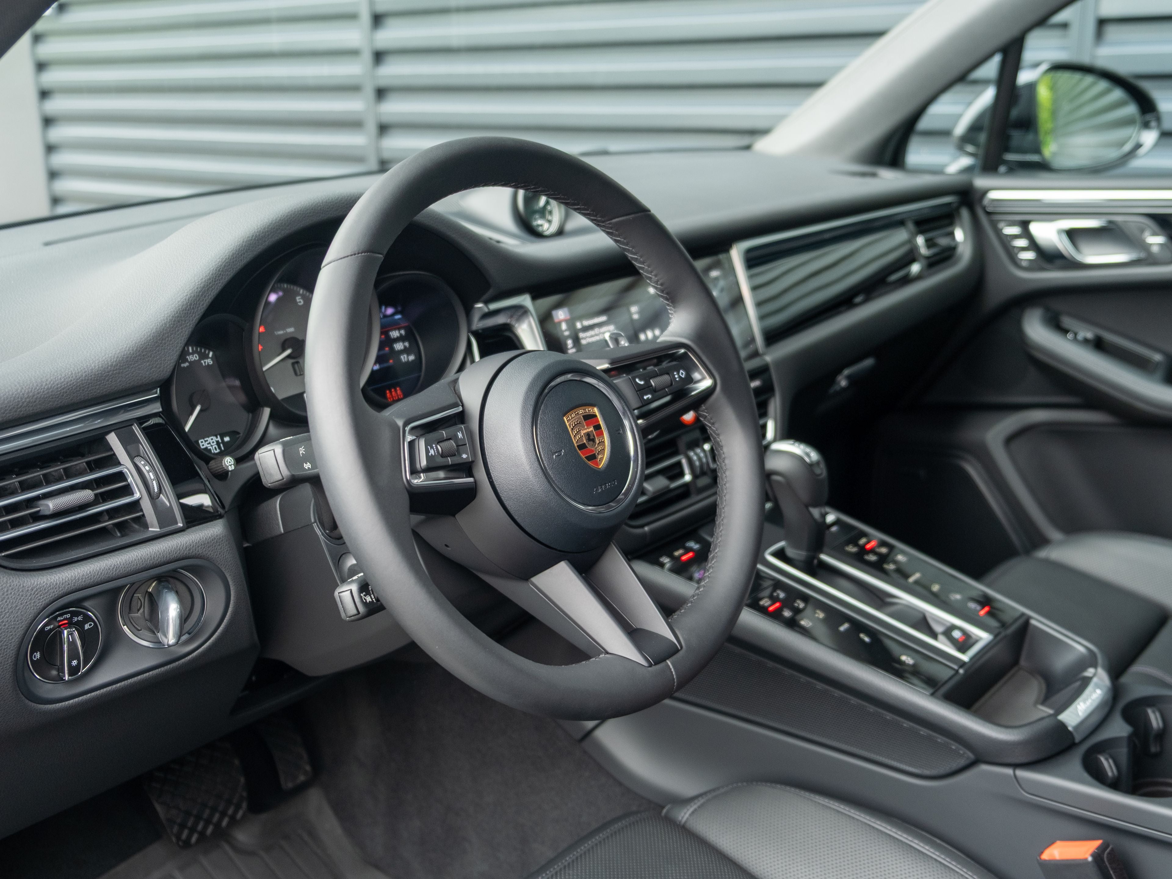 2025 Porsche Macan S