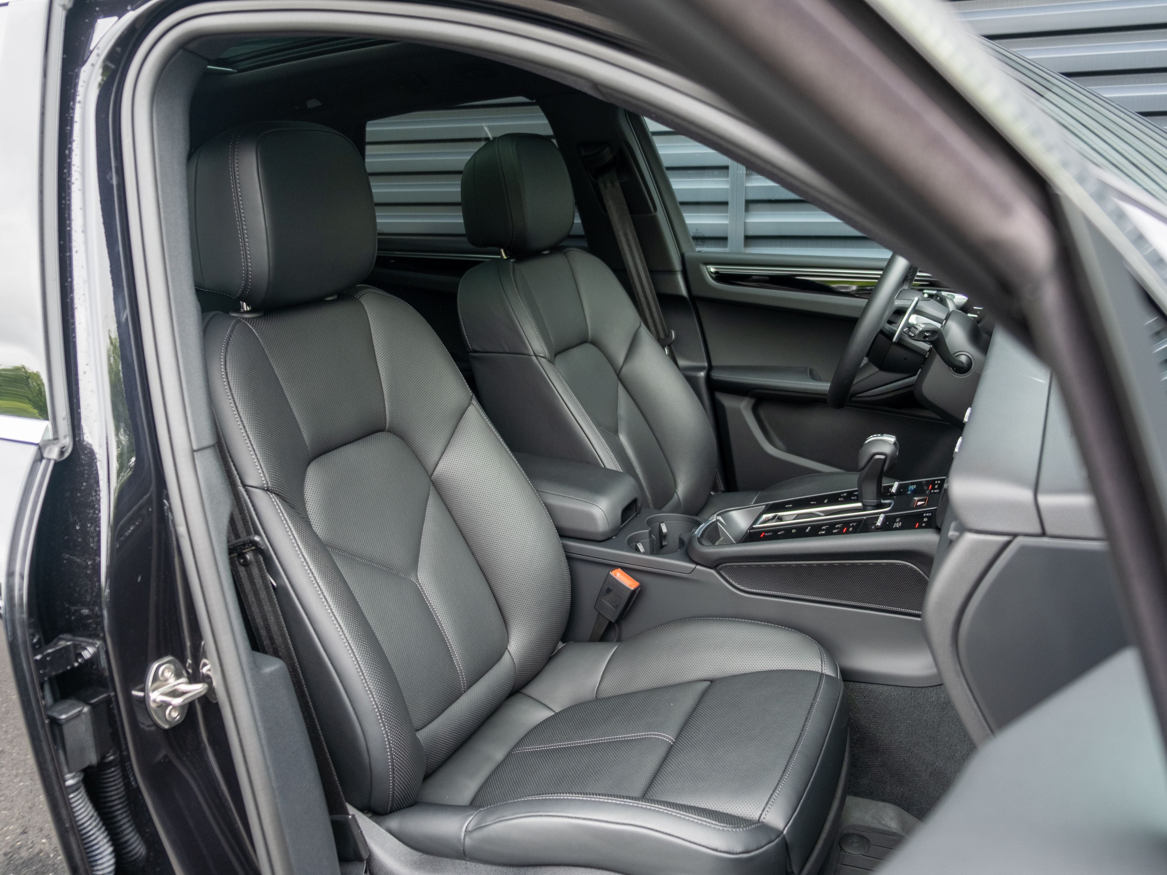 2025 Porsche Macan S