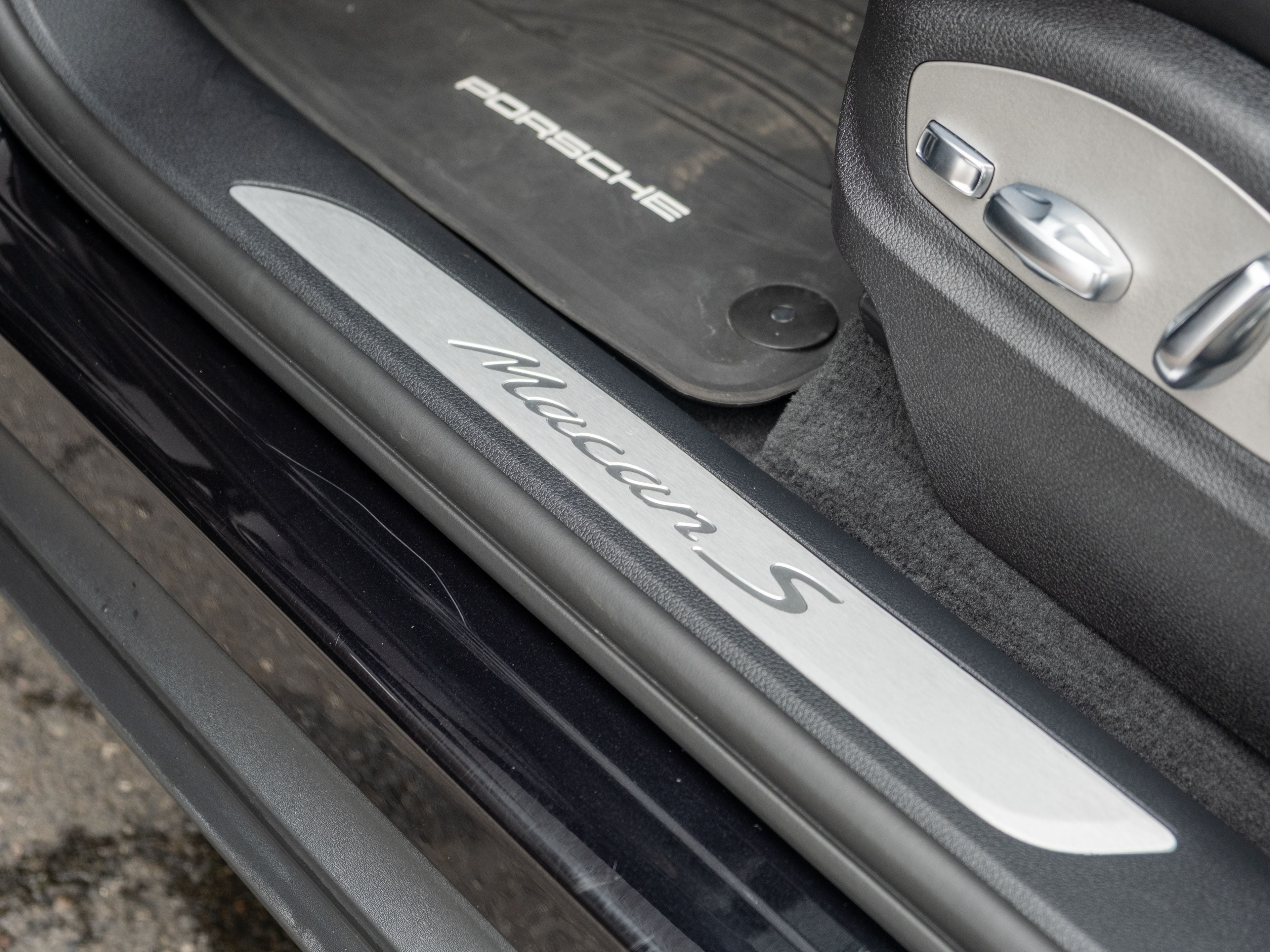 2025 Porsche Macan S