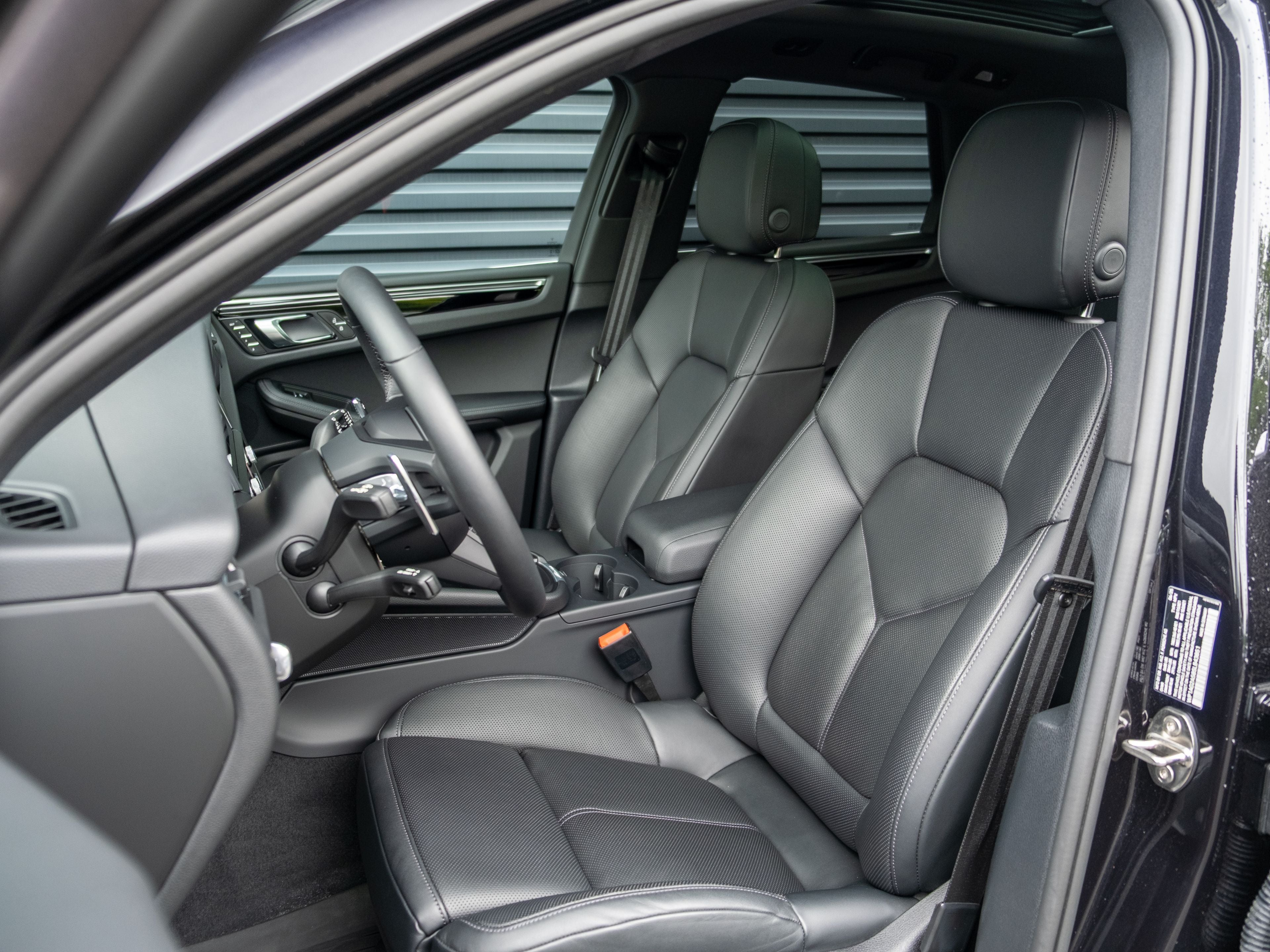 2025 Porsche Macan S