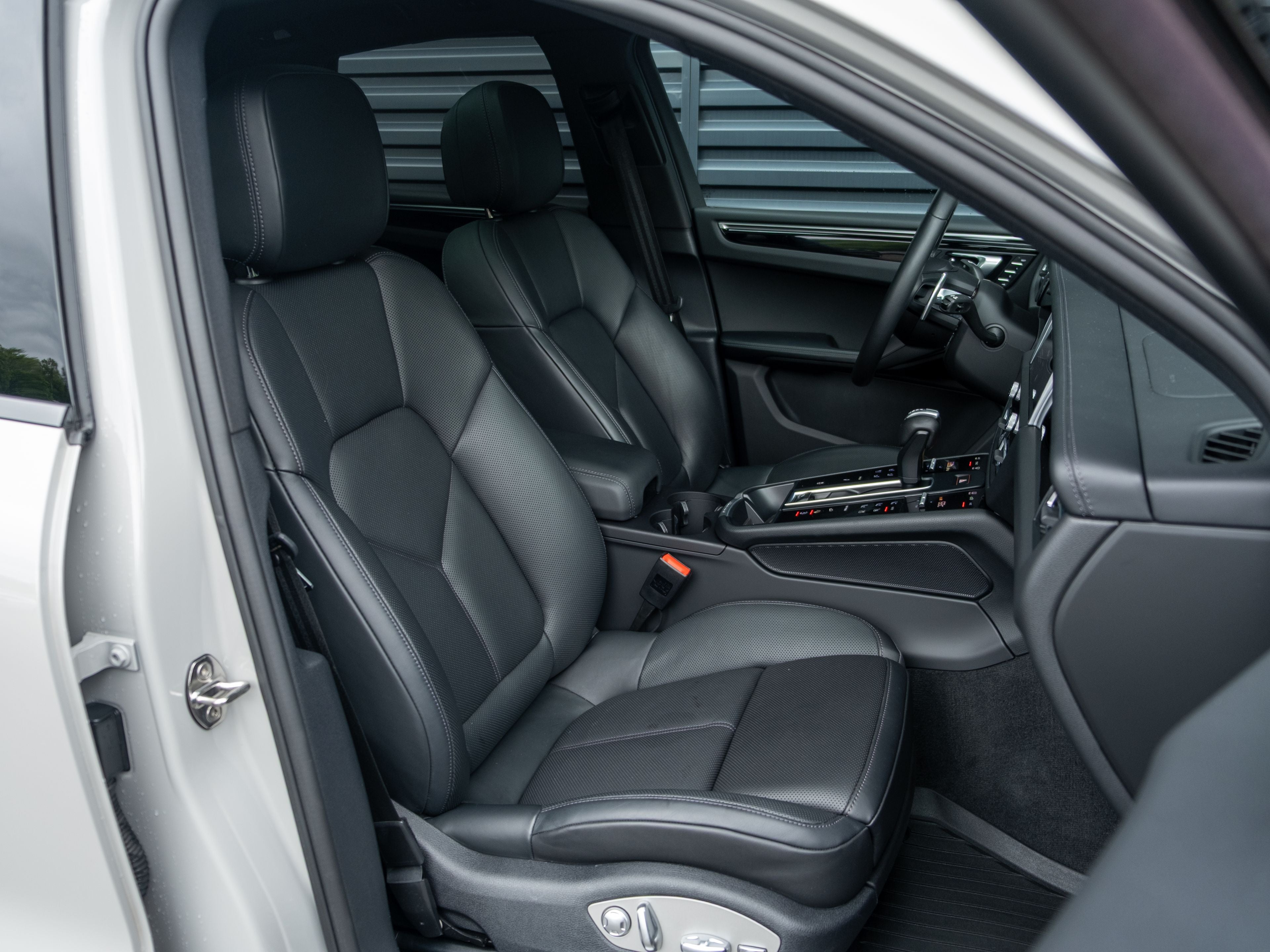 2023 Porsche Macan S