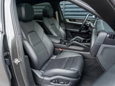 2024 Porsche Cayenne Coupe Base