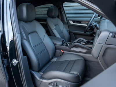 2026 Porsche Cayenne Coupe Base